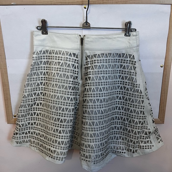 White Leather Double Layer Cutout Skirt. - Picture 4 of 7
